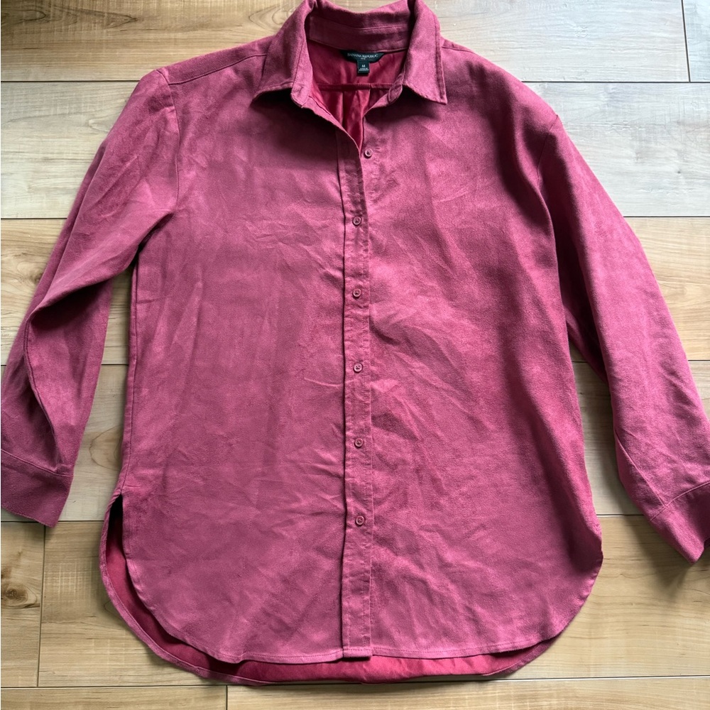 Banana Republic Women's Burgundy Button-Down Shirt